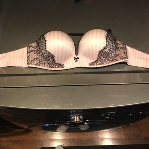 Strapless Victoria secret bombshell bra